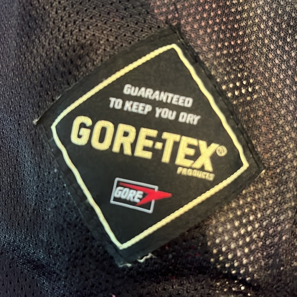 Road Runner Sports goretex jacket - Picture 6 of 8